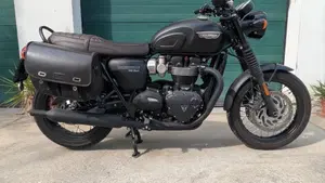 Triumph Bonneville T120 Black (2017 - 20)  (2)