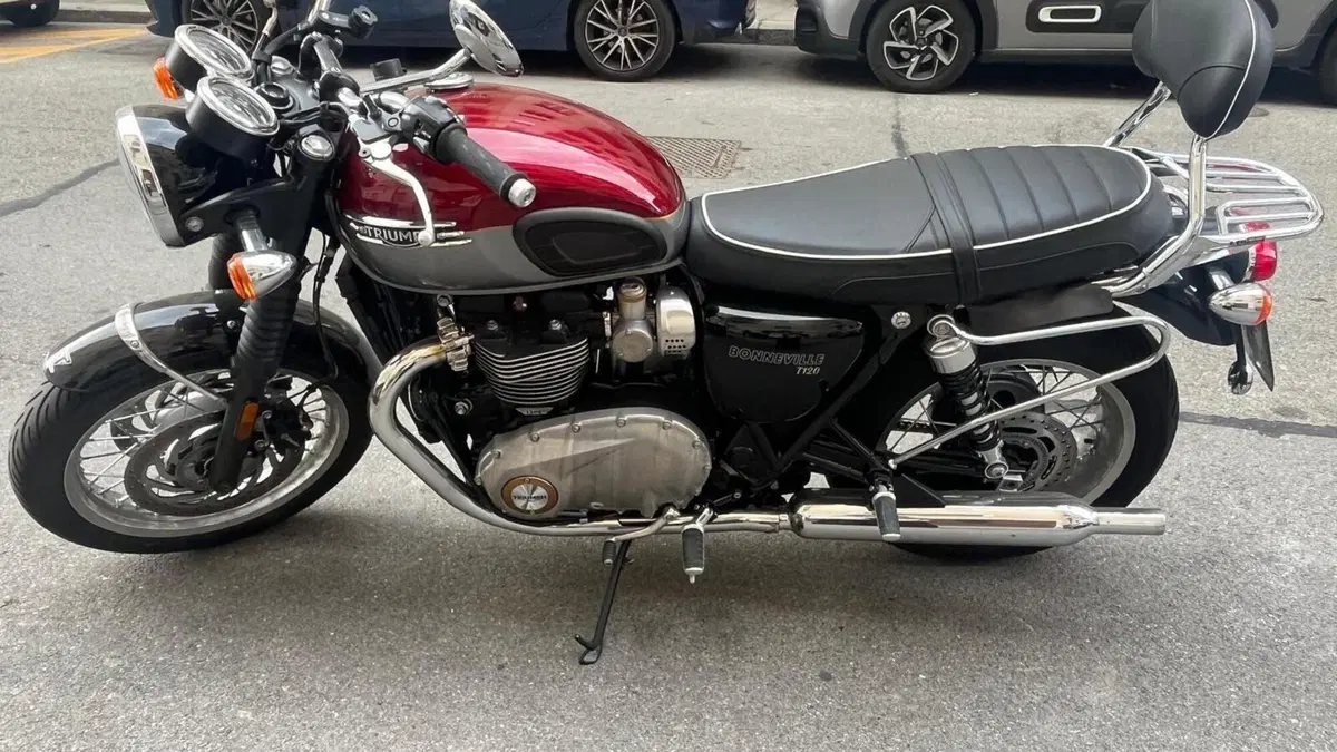 Triumph Bonneville T120 Gold Line Edition (2022 - 23)  (3)