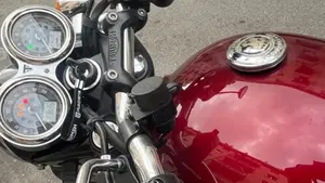 Triumph Bonneville T120 Gold Line Edition (2022 - 23)  (8)