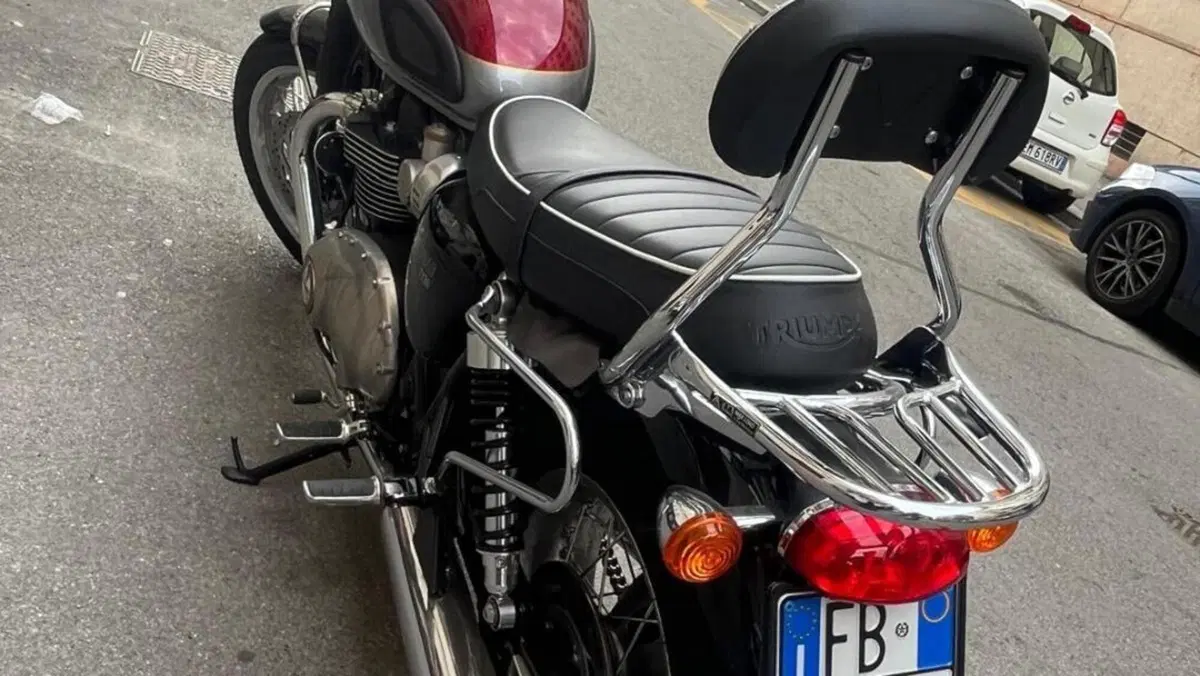 Triumph Bonneville T120 Gold Line Edition (2022 - 23)  (11)