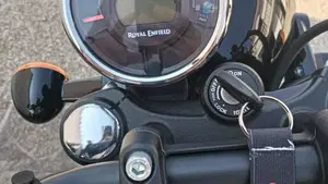 Royal Enfield Meteor 350 (2021 - 26)  (8)