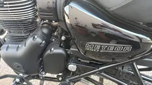 Royal Enfield Meteor 350 (2021 - 26)  (9)