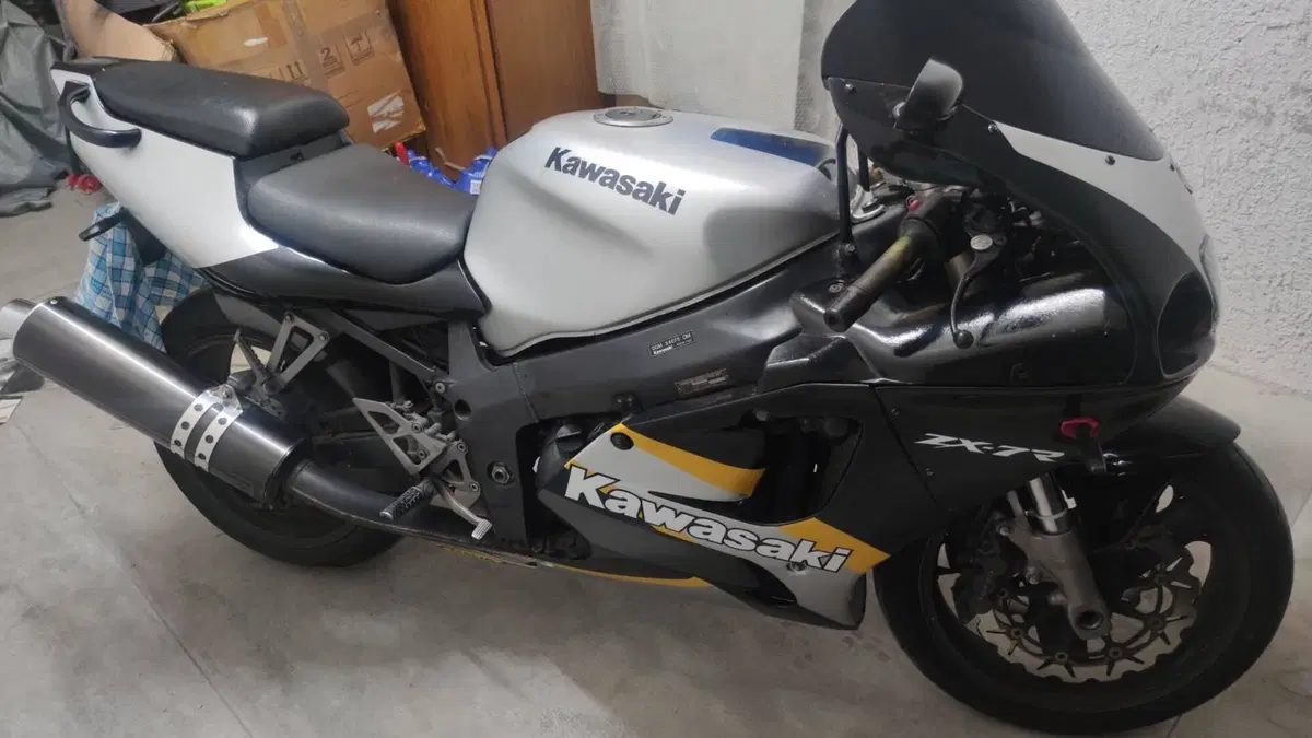 Kawasaki   (11)