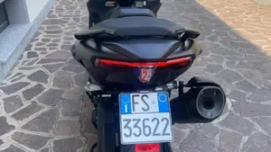 Yamaha T-Max 560 Tech Max (2025 - 26)  (3)