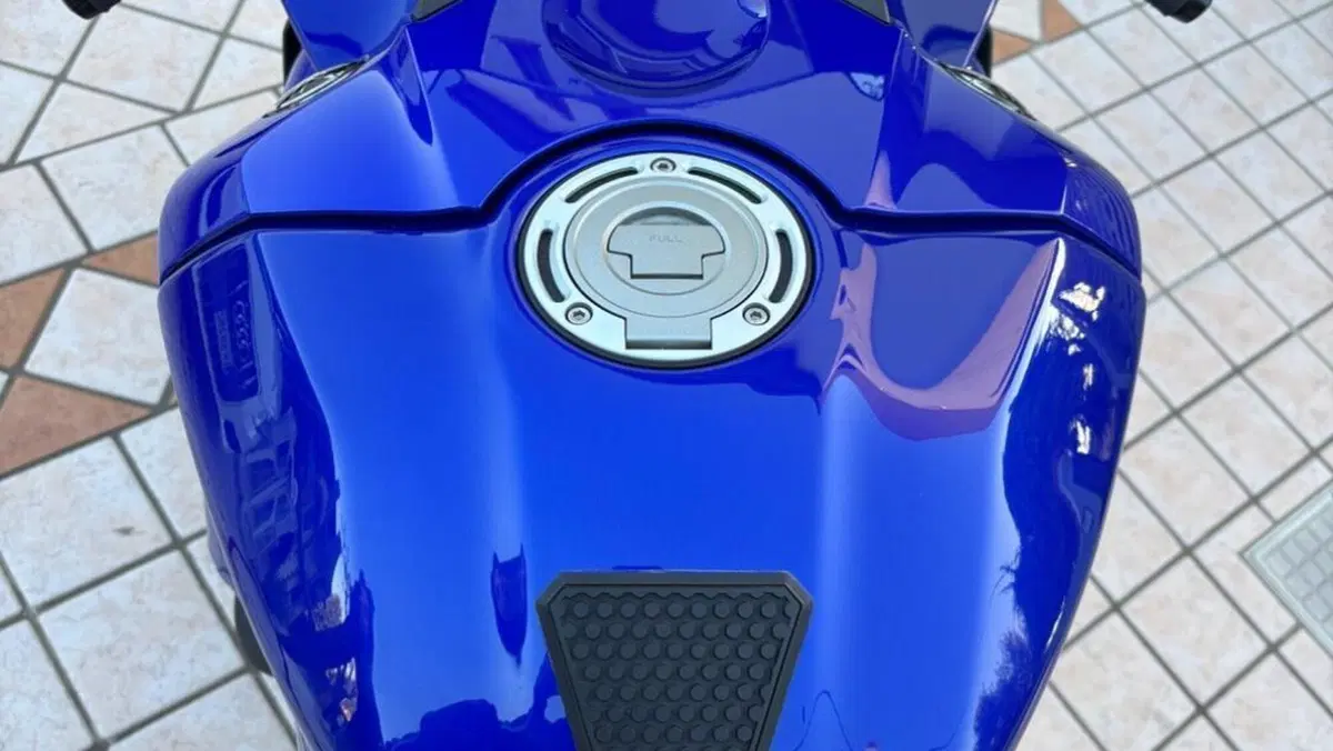 Yamaha YZF R1 (2020 - 25)  (9)
