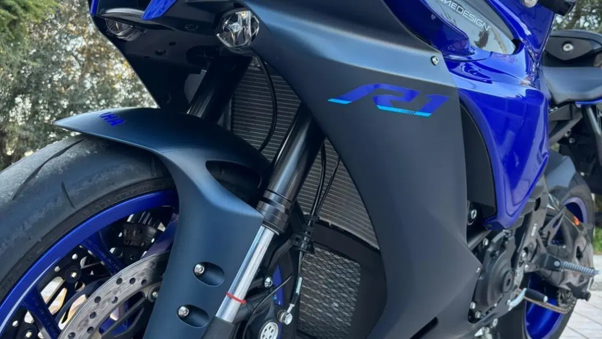 Yamaha YZF R1 (2020 - 25)  (10)