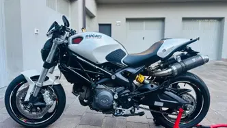 Ducati Monster 696 (2008 - 13) usata