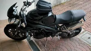 Triumph Speed Triple 1050 (2005 - 11) 