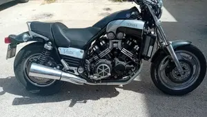 Yamaha V-Max 1200  (2)