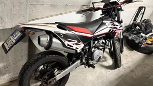 Betamotor RR 125 4T Motard LC (2018 - 20)  (6)
