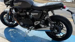 Triumph Speed Twin 1200 (2021 - 24)  (2)