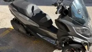 Piaggio MP3 530 ABS Hpe (2023 - 24)  (2)
