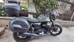 Moto Guzzi V7 Stone (2021 - 24)  (3)