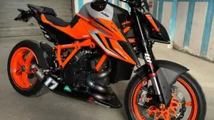KTM 1290 Super Duke R (2022 - 23)  (2)