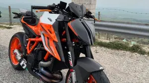 KTM 1290 Super Duke R (2022 - 23) 