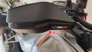 Moto Guzzi V100 Mandello S (2022 - 24)  (5)