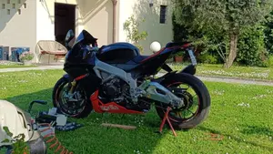 Aprilia RSV4 Factory APRC ABS (2011 - 15)  (5)