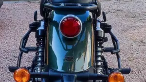 Royal Enfield Super Meteor 650 (2023 - 26)  (4)