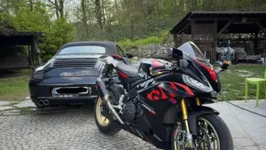 Aprilia RSV4 1100 Factory (2021 - 24)  (5)