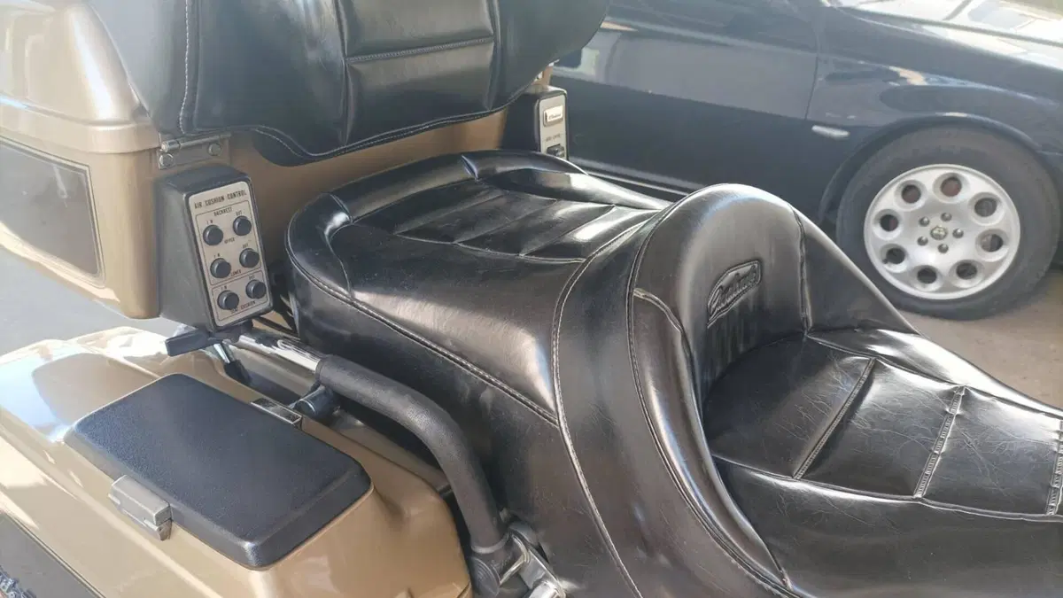 Suzuki   (7)