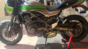Kawasaki Z 900 RS Cafè Performance (2020 - 21)  (2)