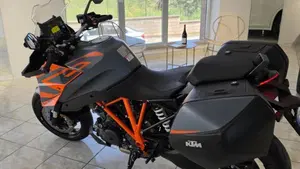 KTM 1290 Super Duke GT (2022 - 25)  (9)