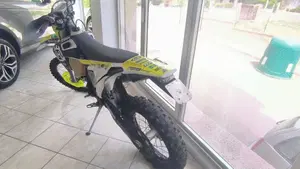 Husqvarna FE 350 (2022)  (2)