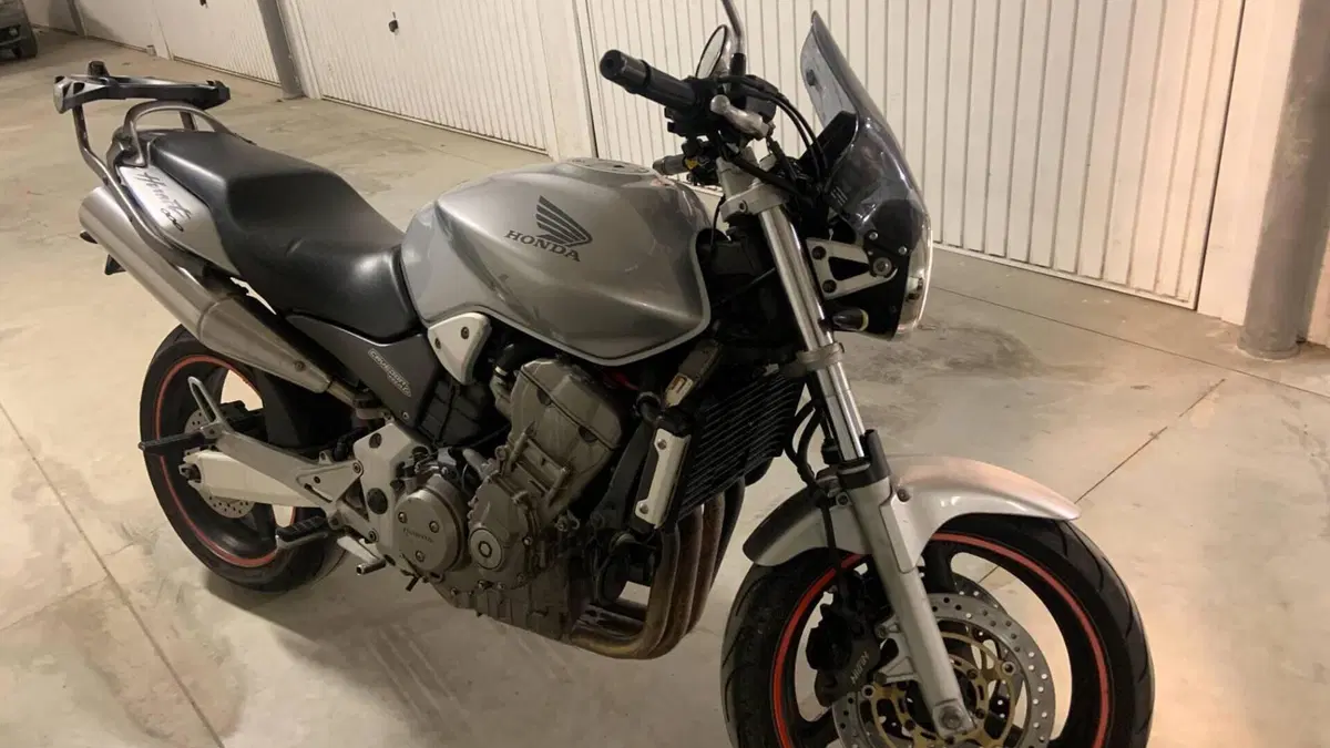 Honda Hornet 900 