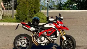 Ducati Hypermotard 950 SP (2022 - 25)  (2)