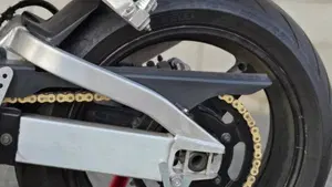 Yamaha YZF R6 (1999 - 00)  (9)