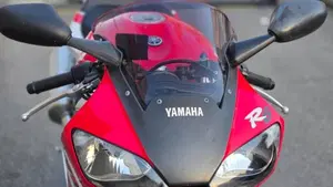 Yamaha YZF R6 (1999 - 00)  (10)