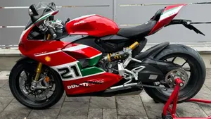 Ducati Panigale V2 Bayliss 1st Championship 20th Anniversary (2021 - 24) 