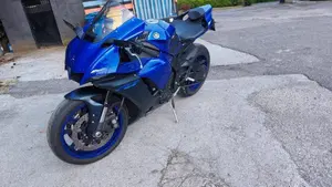 Yamaha YZF R1 (2020 - 25)  (2)