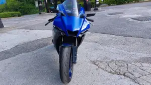 Yamaha YZF R1 (2020 - 25)  (3)