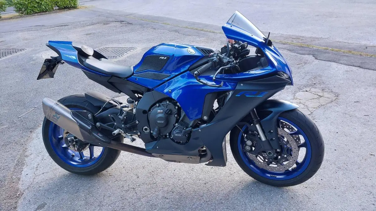 Yamaha YZF R1 (2020 - 25)  (4)