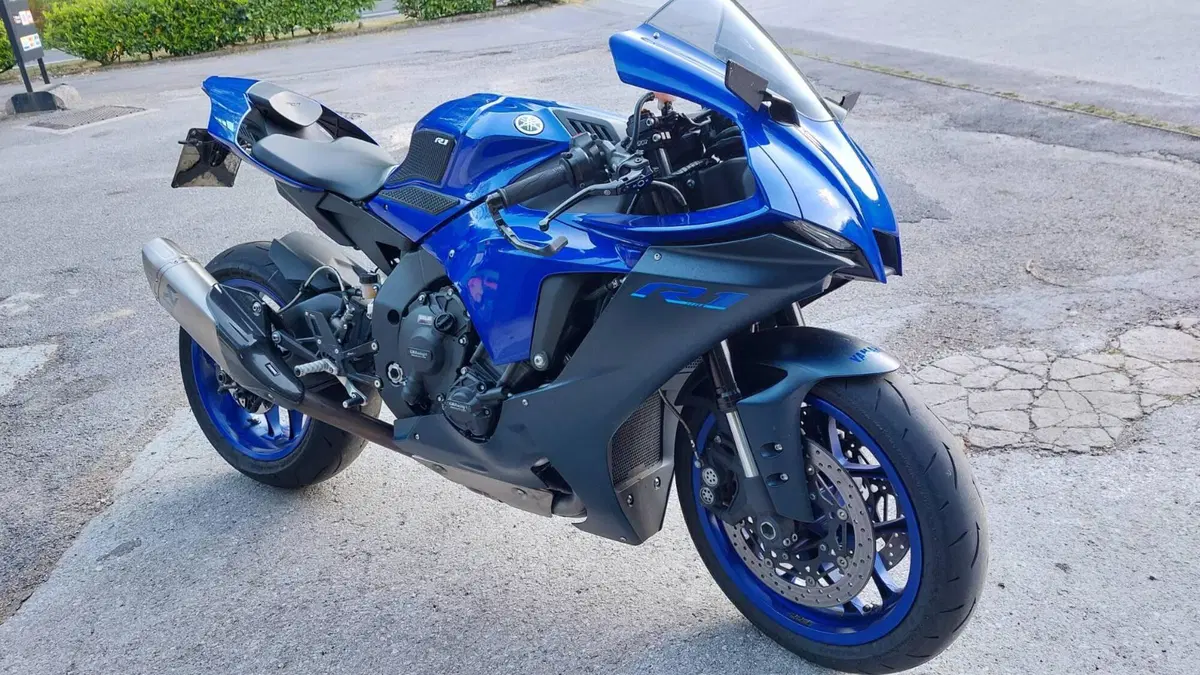 Yamaha YZF R1 (2020 - 25)  (5)