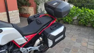 Moto Guzzi V85 TT Evocative Graphics (2019 - 20)  (5)