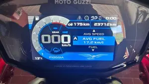 Moto Guzzi V85 TT Evocative Graphics (2019 - 20)  (9)