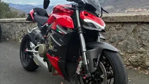 Ducati Streetfighter V4 1100 (2021 - 22)  (2)