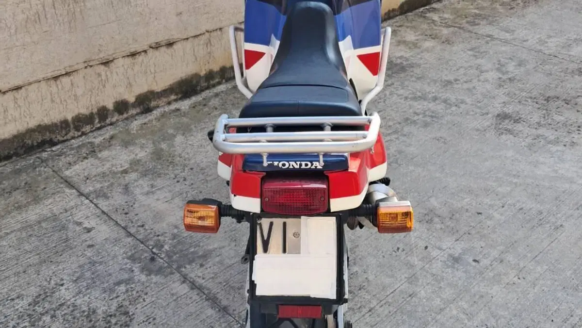 Honda Africa Twin XRV 650  (2)