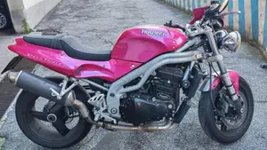 Triumph Speed Triple 955 (1998 - 01)  (2)
