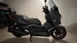 Yamaha X-Max 300 Tech Max (2021 - 24)  (2)