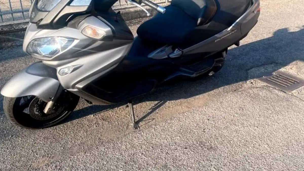 Suzuki Burgman AN 650 Executive ABS (2013 - 17)  (2)