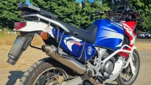 Honda Africa Twin XRV 750 (1996 - 02)  (3)