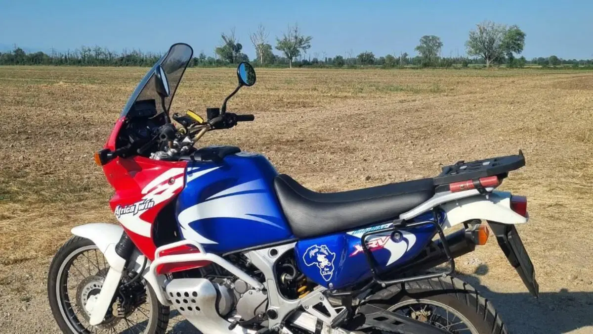 Honda Africa Twin XRV 750 (1996 - 02)  (4)