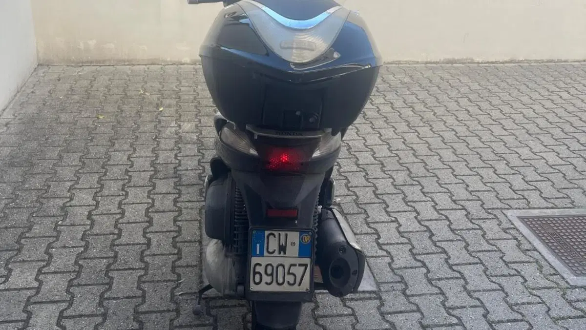 Honda SH 300 i (2006 - 10)  (2)