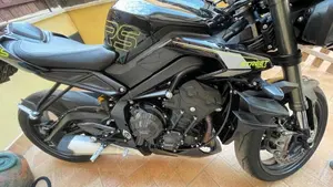 Triumph Street Triple 765 RS (2023 - 26)  (2)