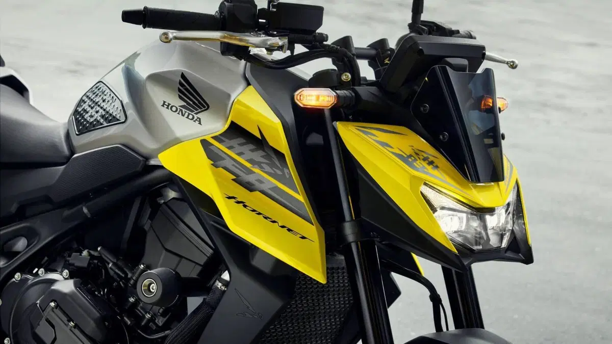 Honda CB 750 Hornet (2026)  (11)
