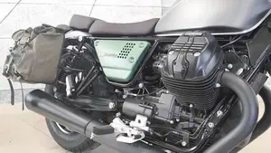Moto Guzzi V9 Bobber Centenario (2021 - 22)  (3)