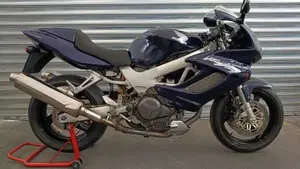 Honda VTR 1000 F Firestorm (2001 - 07)  (2)